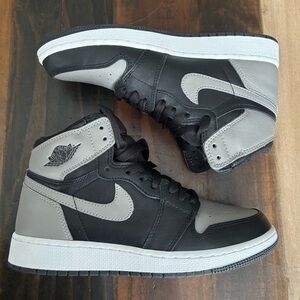 AIR JORDAN 1 RETRO HIGH OG GS ‘SHADOW’ 5.5Y